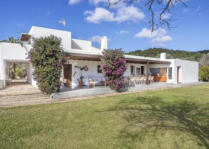 Ravishing Ibiza Cel Blau 9 Bedrooms Private Pool & Beautiful Villa *