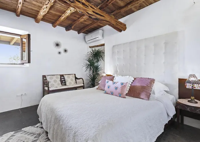 Ravishing Ibiza Cel Blau 9 Bedrooms Private Pool & Beautiful Villa