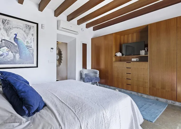 Ravishing Ibiza Cel Blau 9 Bedrooms Private Pool & Beautiful