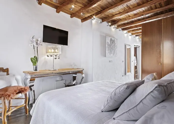 Ravishing Ibiza Cel Blau 9 Bedrooms Private Pool & Beautiful Villa *