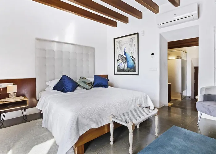 Villa Ravishing Ibiza Cel Blau 9 Bedrooms Private Pool & Beautiful *